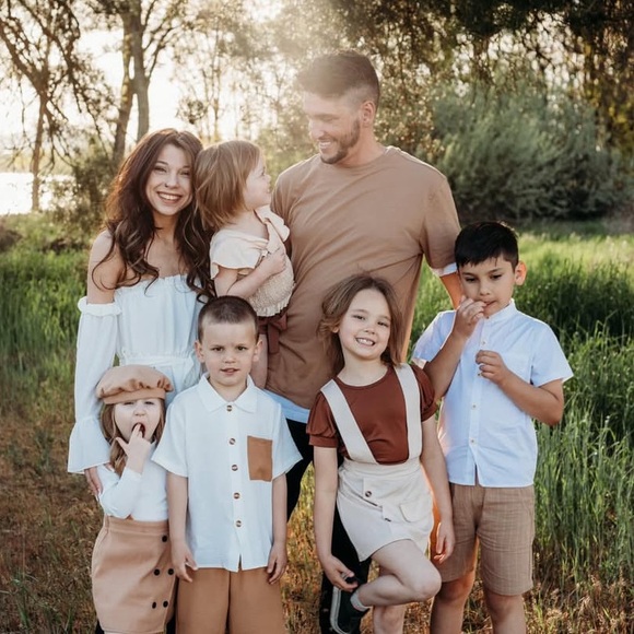 Meet your seller! ♡ - Picture 2 of 2